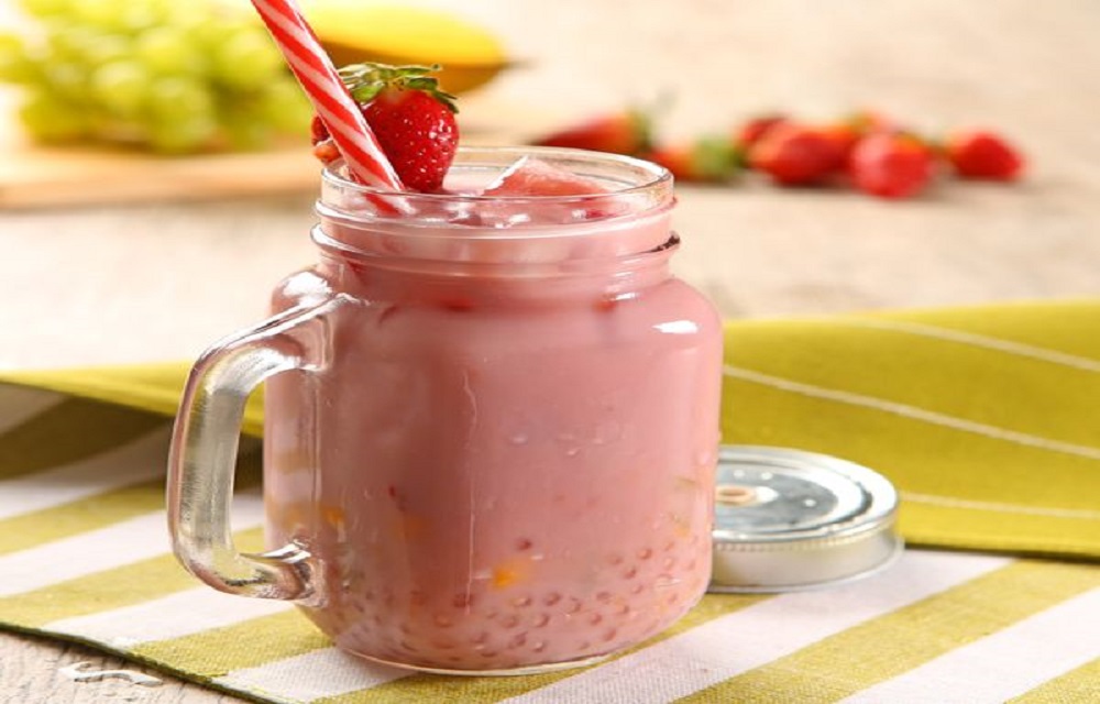 Ir para  <p>3 colheres (sopa) de sagu</p>

<p>1 x&iacute;cara (ch&aacute;) de &aacute;gua</p>

<p>1 morango picado</p>

<p>4 uvas verdes cortadas em quatro partes</p>

<p>2 colheres...