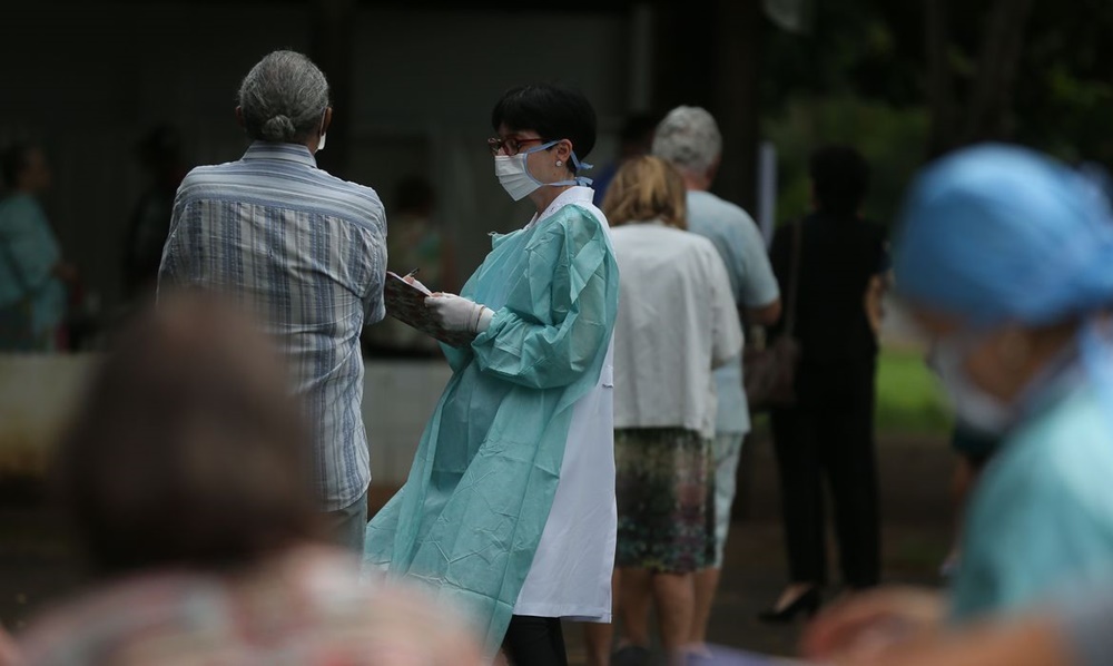 Ir para  <p><big>Iniciada no dia 16 de abril e com previs&atilde;o de terminar nesta sexta-feira (8), a segunda fase da Campanha Nacional de Vacina&ccedil;&atilde;o contra a gripe atingiu apenas 36% (ou 5,6 milh&otilde;es de...