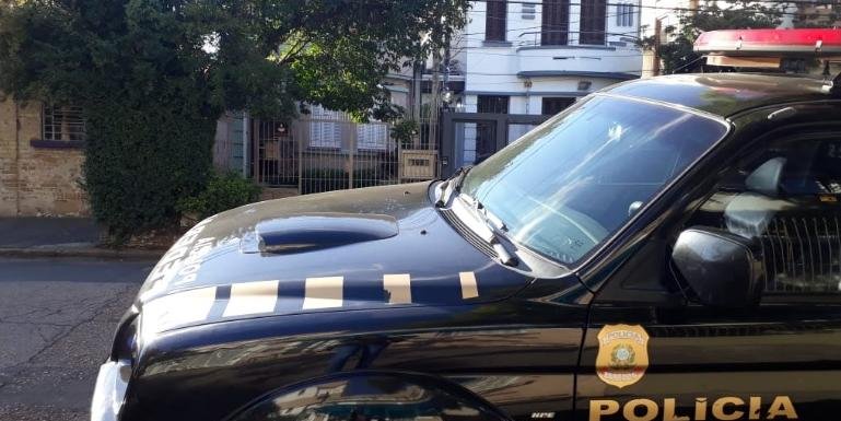 Ir para  <p>Uma opera&ccedil;&atilde;o conjunta entre Pol&iacute;cia Federal, Controladoria Geral da Uni&atilde;o, Tribunal de Contas do Rio Grande do Sul, Minist&eacute;rio P&uacute;blico Federal e Minist&eacute;rio...