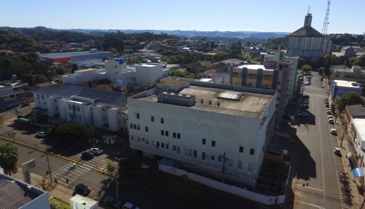 Ir para  <p><big>Conforme atualiza&ccedil;&atilde;o da Funda&ccedil;&atilde;o Hospitalar Santa Terezinha, nove pacientes est&atilde;o internados, entre casos suspeitos e positivados para...