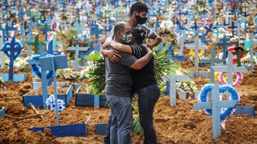 Ir para  <p><big>Se n&atilde;o houver nenhuma mudan&ccedil;a significativa no avan&ccedil;o da pandemia no pa&iacute;s, o Brasil pode superar os Estados Unidos em n&uacute;mero de mortes de covid-19 no dia 29 de julho,...