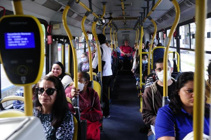 Ir para  <p>O governo federal publicou no Di&aacute;rio Oficial da Uni&atilde;o desta sexta-feira as orienta&ccedil;&otilde;es gerais para a retomada das atividades econ&ocirc;micas no pa&iacute;s. Uma delas fala a respeito...