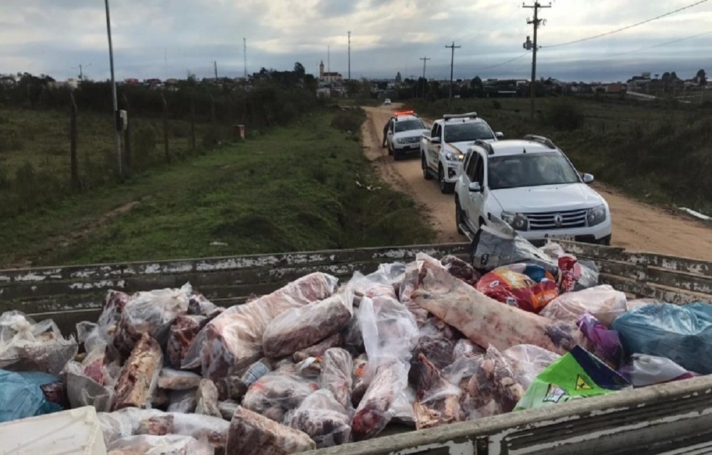 Ir para  <p>Mais de tr&ecirc;s toneladas de carne impr&oacute;pria para consumo foram apreendidas na 2&ordf; edi&ccedil;&atilde;o da Opera&ccedil;&atilde;o Avante Combate ao Abigeato, realizada em 27 munic&iacute;pios...