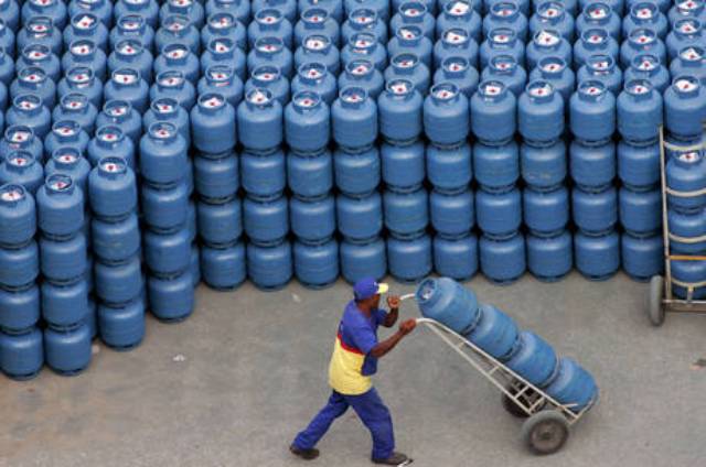 Ir para  <p><big>A Petrobras anunciou ontem (22) que elevar&aacute; em 5% o pre&ccedil;o m&eacute;dio do GLP, tamb&eacute;m conhecido como g&aacute;s de cozinha, a partir desta quinta-feira...