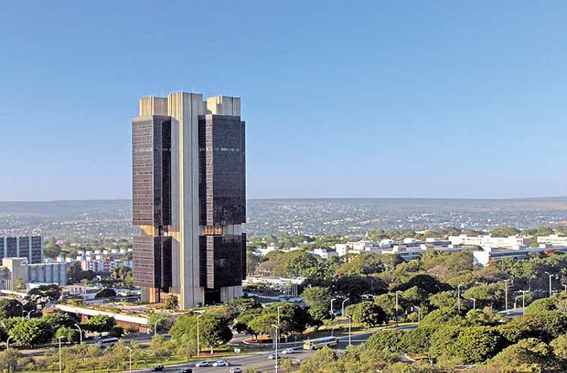 Ir para  <p>O Banco Central anunciou nesta quarta, por meio de nota &agrave; imprensa, que lan&ccedil;ar&aacute; c&eacute;dulas de R$ 200 no Brasil. A nova c&eacute;dula ter&aacute; como personagem o lobo-guar&aacute;. A...