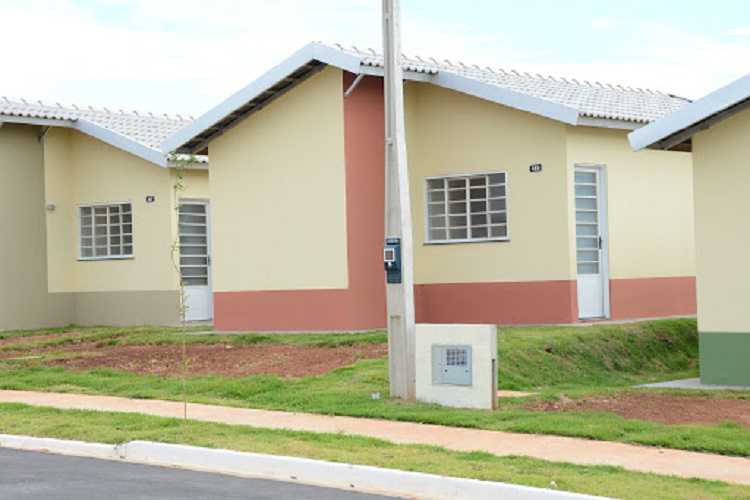 Ir para  <p>O governo federal lan&ccedil;a nesta ter&ccedil;a-feira, o programa habitacional Casa Verde Amarela, que substituir&aacute; o Minha Casa Minha Vida (MCMV), criado no governo Lula, em 2009. Priorizando as regi&otilde;es...