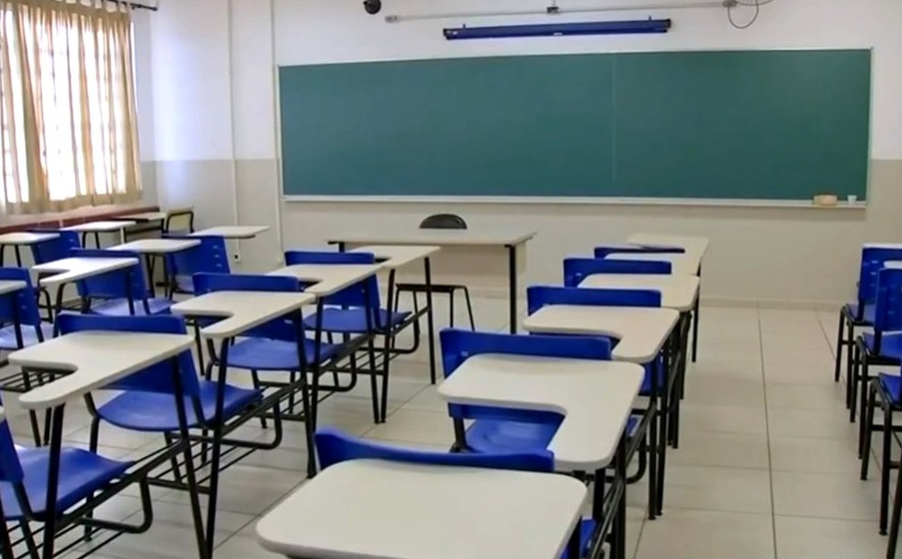 Ir para  <p>O di&aacute;logo entre o governo do Estado e a Federa&ccedil;&atilde;o das Associa&ccedil;&otilde;es de Munic&iacute;pios do Rio Grande do Sul (Famurs) para o retorno das aulas presenciais no Estado...