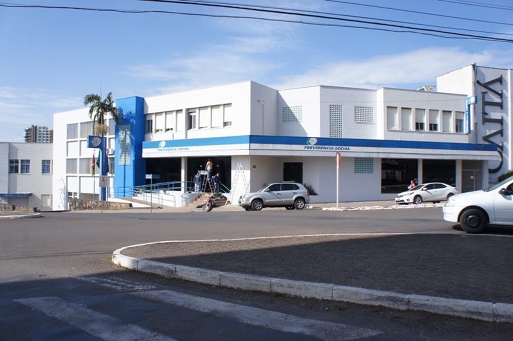 Ir para  <p><big>As ag&ecirc;ncias do Instituto Nacional do Seguro Social (INSS) v&atilde;o reabrir na pr&oacute;xima segunda-feira (14), mas o atendimento ser&aacute; exclusivo para quem fizer agendamento. Para marcar hora, o...