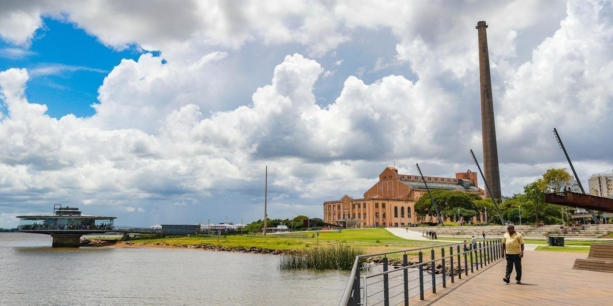 Ir para  <p>A MetSul Meteorologia alerta para uma mudan&ccedil;a no cen&aacute;rio meteorol&oacute;gico a partir desta sexta-feira, at&eacute; domingo. O forte calor vem acompanhado de muito vento e temporais no...