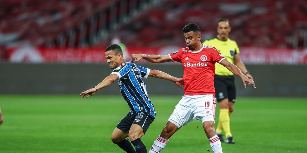 Ir para  <p><big>O Gre-Nal 428, neste s&aacute;bado, &agrave;s 17h, na Arena, pode trazer s&eacute;rias consequ&ecirc;ncias para ambos os lados, confirmando a dramaticidade de sempre. O Tricolor, se trope&ccedil;ar, tem...