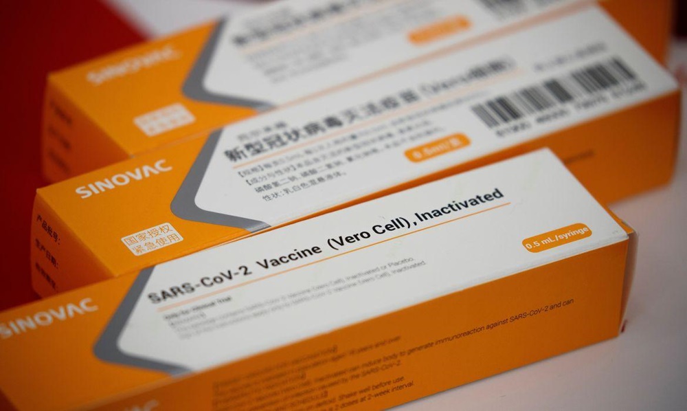 Ir para  <p><big>A Ag&ecirc;ncia Nacional de Vigil&acirc;ncia Sanit&aacute;ria (Anvisa) autorizou nesta sexta-feira (23) a importa&ccedil;&atilde;o de 6 milh&otilde;es de doses da CoronaVac, vacina produzida pela...