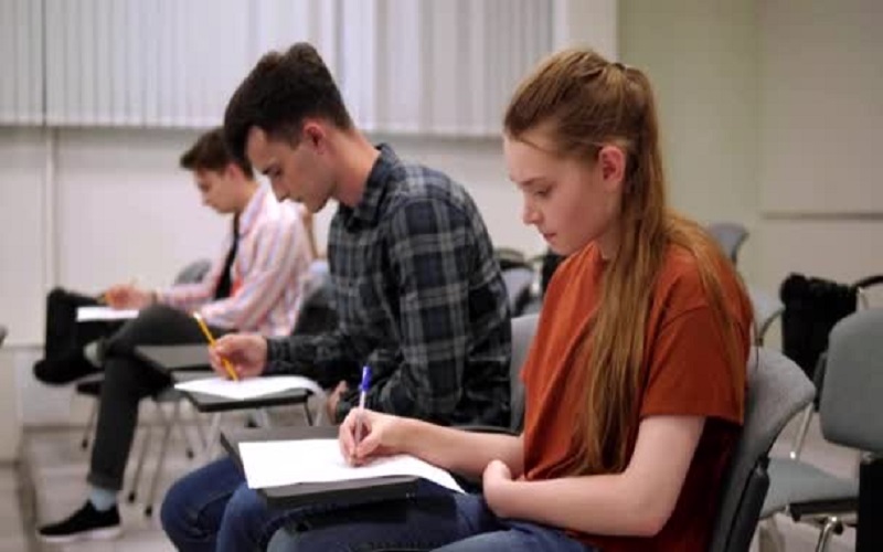 Ir para  <p>Estudantes interessados no Fies (Fundo de Financiamento Estudantil) devem acessar, a partir desta segunda-feira, o&nbsp;<a href="http://sisfiesportal.mec.gov.br/" target="_blank"><strong>site do...