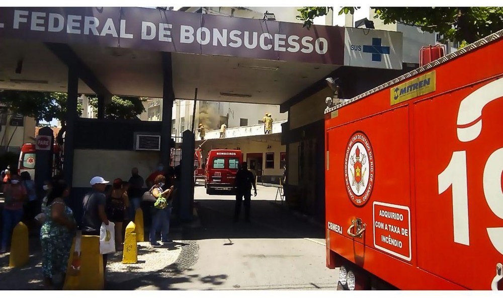 Ir para  <p><big>O principal foco de inc&ecirc;ndio no Pr&eacute;dio 1 do Hospital Federal de Bonsucesso foi controlado por volta de 11h30m. De acordo com o porta-voz do Corpo de Bombeiros, tenente-coronel Lauro Botto, os militares...