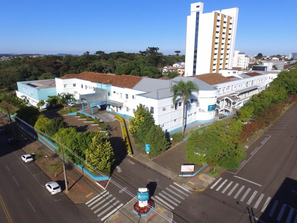 Ir para  <p><big>Na tarde desta sexta-feira (27), o Hospital de Caridade de Erechim emitiu nota informativa a comunidade erechinense, dando conta da atual situa&ccedil;&atilde;o da casa de sa&uacute;de devido &agrave;...