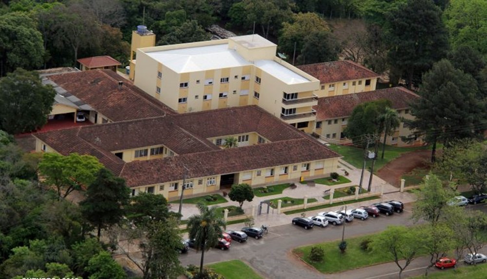 Ir para  <p><big>Na manh&atilde; desta sexta-feira (11), uma informa&ccedil;&atilde;o coloca Erechim literalmente em estado de &ldquo;alerta&rdquo; perante ao aumento de positivados de coronav&iacute;rus no Lar dos...