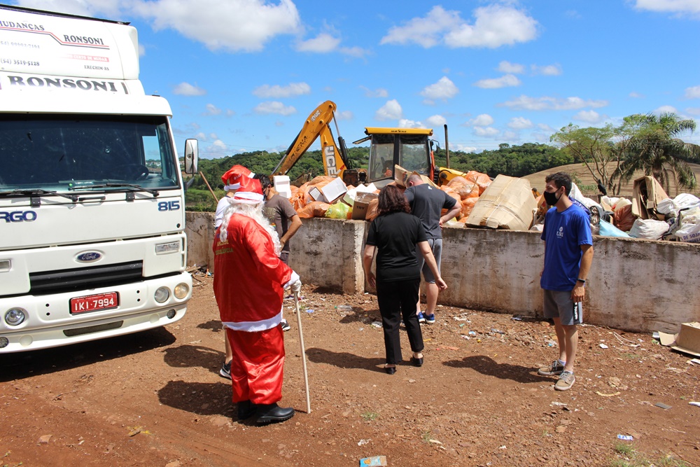 Ir para  <p><big>Apesar da pandemia, a sexta edi&ccedil;&atilde;o do Natal Solid&aacute;rio da URI conseguiu atingir um grande n&uacute;mero de crian&ccedil;as carentes de Erechim. A iniciativa, hoje institucional, faz...