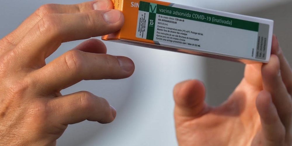 Ir para  <p><big>A Ag&ecirc;ncia Nacional de Vigil&acirc;ncia Sanit&aacute;ria (Anvisa) recebeu nesta sexta-feira, o pedido de autoriza&ccedil;&atilde;o tempor&aacute;ria de uso emergencial, em car&aacute;ter...