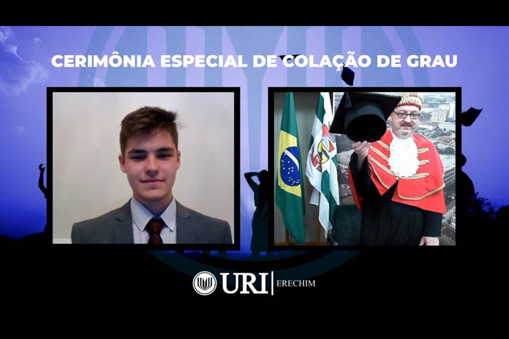 Ir para  <p><big>A URI Erechim realizou no s&aacute;bado, 09, &agrave;s 19h, tamb&eacute;m via online, a cola&ccedil;&atilde;o de grau dos cursos de Arquitetura e Urbanismo, Ci&ecirc;ncia da...