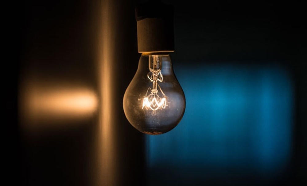 Ir para  <p><big>A bandeira tarif&aacute;ria das contas de luz permanecer&aacute; na cor amarela em fevereiro, informou nesta sexta-feira (29) a Ag&ecirc;ncia Nacional de Energia El&eacute;trica (Aneel). Com isso, o...