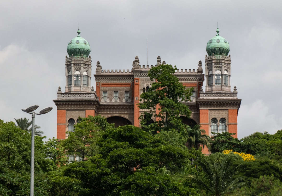 Ir para  <p>Os insumos da AstraZeneca necess&aacute;rios para Fiocruz produzir as primeiras doses da vacina contra a Covid-19 de Oxford na unidade de Bio-Manguinhos, no Rio de Janeiro, chegam da China neste s&aacute;bado, informou o...