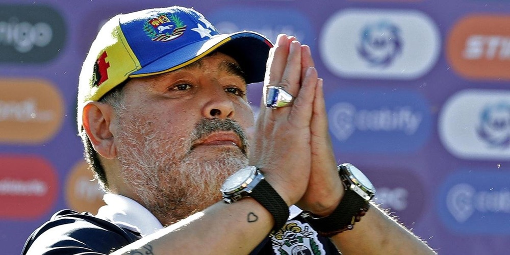 Ir para  <p><big>Um psic&oacute;logo e dois enfermeiros, um homem e uma mulher, que cuidavam de Diego Maradona nos &uacute;ltimos dias antes de&nbsp;<a...