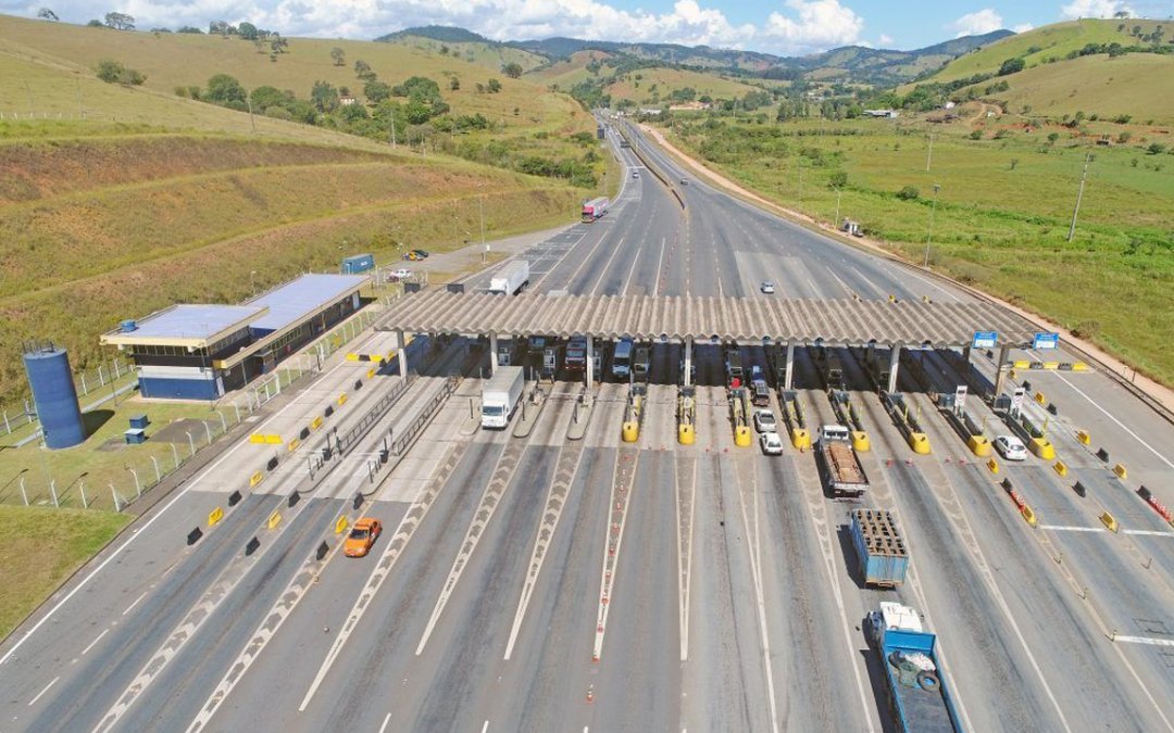 Ir para  <p><big>Com o apoio do governo federal, o Senado aprovou nesta quarta-feira, 10, o projeto de lei que abre as portas para um novo modelo de cobran&ccedil;a de ped&aacute;gio: o free flow, sistema sem cancelas em que o...
