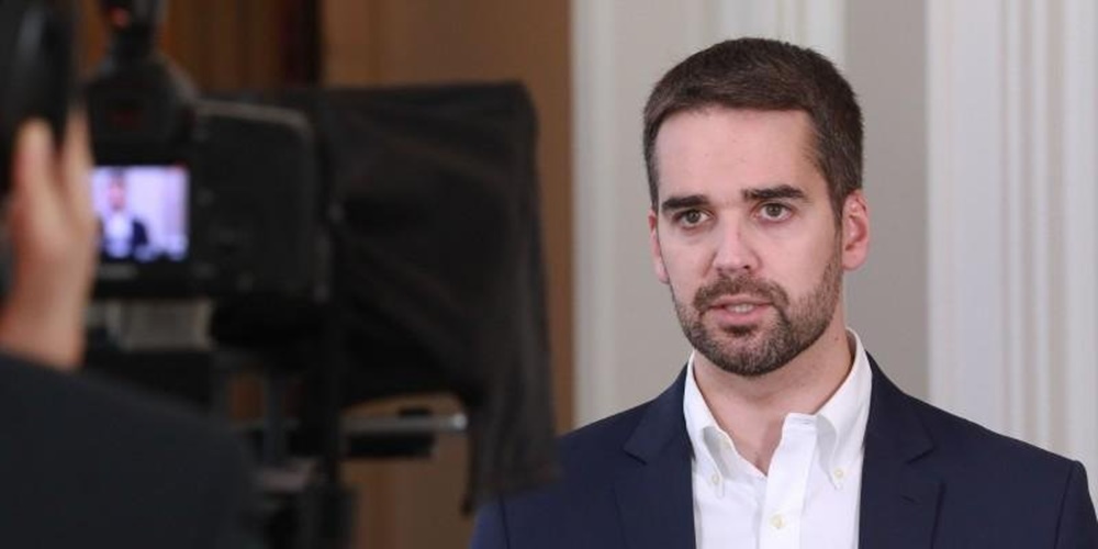 Ir para  <p><big>O governador do Rio Grande do Sul, Eduardo Leite, anunciou nesta quinta-feira flexibiliza&ccedil;&otilde;es para o feriado de P&aacute;scoa. As atividades n&atilde;o essenciais, que inluem o com&eacute;rcio...