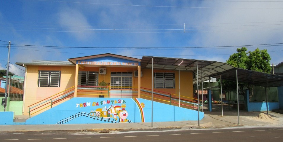 Ir para  <p><big>Sempre pensando nas crian&ccedil;as, a Emei se dedica, inventa e reinventa cada dia a Educa&ccedil;&atilde;o. Neste ano continuamos com as atividades a dist&acirc;ncia, as quais as professoras e...