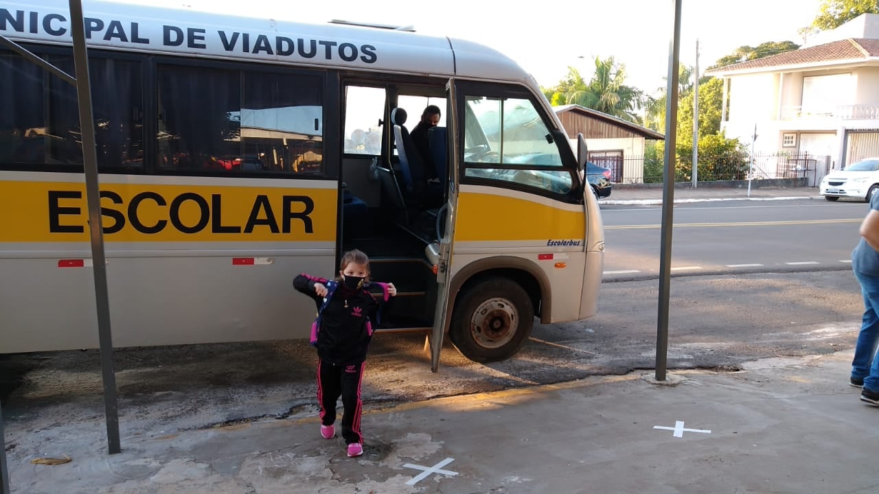 Ir para  <p><big>Nesta segunda-feira (03/05) os estudantes das Escolas Municipais puderam retornar &agrave;s atividades presenciais de ensino. Com a publica&ccedil;&atilde;o do Decreto 55.856, com mudan&ccedil;as no modelo de...