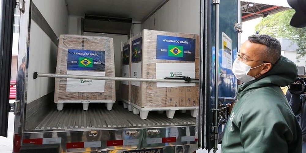 Ir para  <p><big>Um novo lote de 1 milh&atilde;o de doses da vacina Coronavac foi entregue na manh&atilde; desta quarta-feira (12) pelo Instituto Butantan ao PNI (Programa Nacional de Imuniza&ccedil;&otilde;es) do...