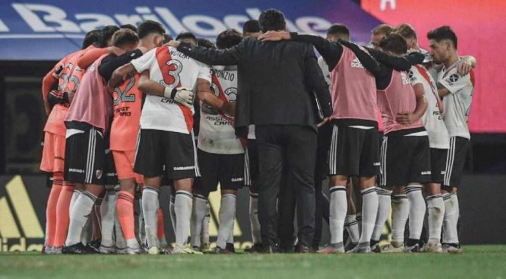 Ir para  <p><big>A Conmebol negou nesta ter&ccedil;a-feira o pedido excepcional feito pelo River Plate para que o time argentino pudesse contar com dois goleiros juvenis em sua lista, por isso deve usar um jogador de linha defendendo o gol...