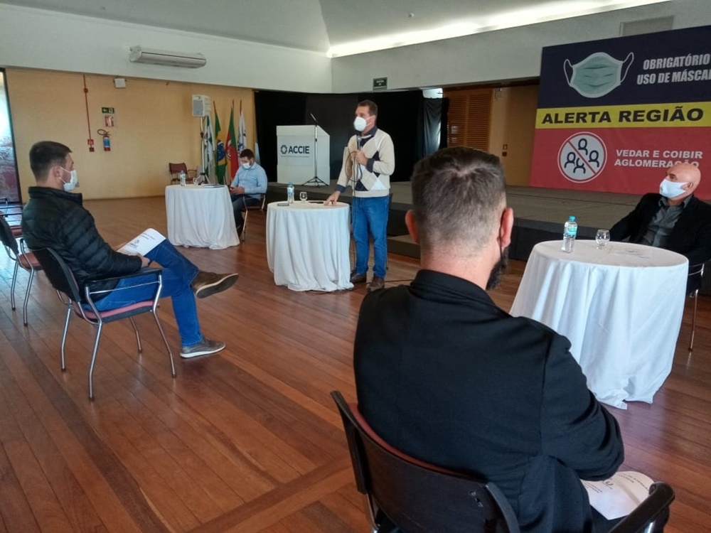 Ir para  <p><big><strong><em>Para tentar conter nova onda de casos, Regi&atilde;o estabelece protocolo que prev&ecirc;, entre outros, fechamento de bares e restaurantes &agrave;s 23h e proibi&ccedil;&atilde;o de...