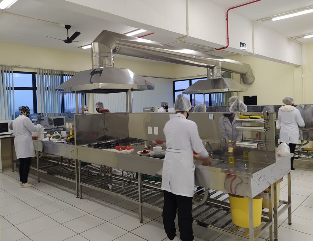 Ir para  <p><big>Um dos objetivos do Curso de Nutri&ccedil;&atilde;o &eacute; encontrar alternativas para que a popula&ccedil;&atilde;o possa usufruir de uma melhor qualidade de vida. E uma delas &eacute; pesquisar e...