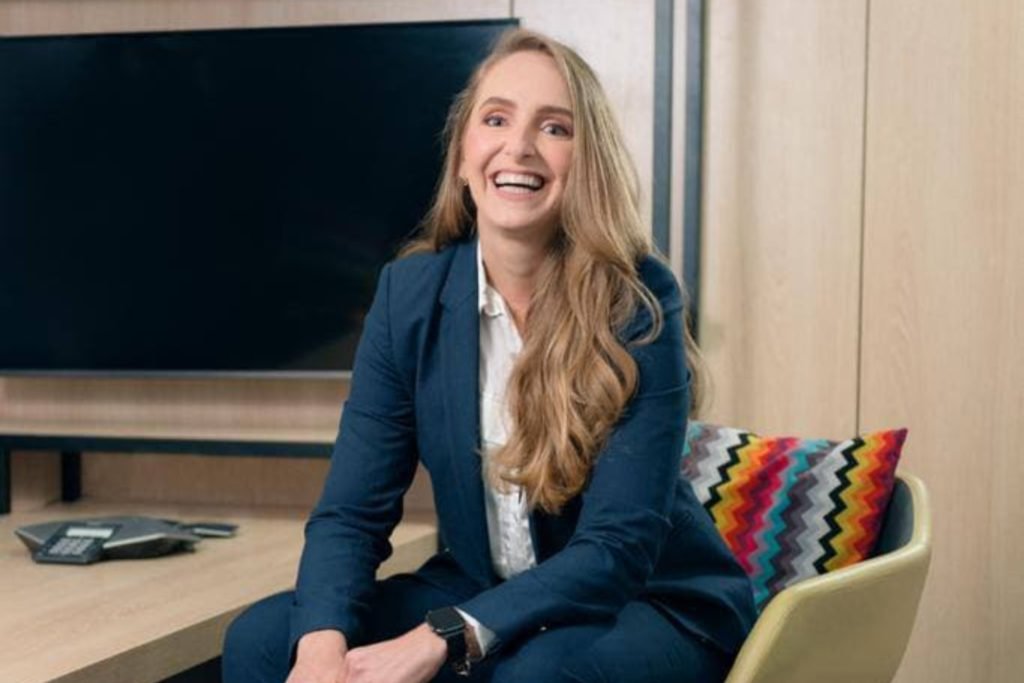 Ir para  <p><big>&ldquo;Acho que eu trabalho desde quando aprendi a ler&rdquo;, diz&nbsp;<strong>Aline Deparis</strong>&nbsp;entre risadas, relembrando a &eacute;poca em que ia at&eacute; o banco com seu pai...