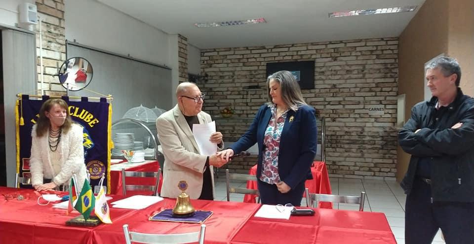Ir para  <p><big>Na noite de sexta-feira, 16 de julho, seguindo todos os protocolos de seguran&ccedil;a e preven&ccedil;&atilde;o ao novo coronav&iacute;rus, o Lions Clube realizou uma cerim&ocirc;nia festiva para a...