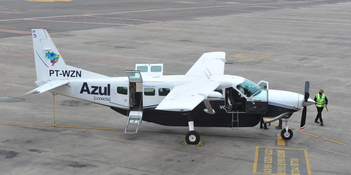 Ir para  <p><big>&nbsp;A linha de voos da companhia Azul Conecta, empresa sub-regional da Azul, foi inaugurada nesta segunda-feira para oito novas cidades do Rio Grande do Sul: Bag&eacute;, Alegrete, Canela, S&atilde;o Borja, Santa...