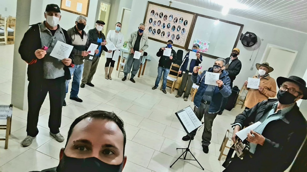Ir para  <p><big>Foi retomado as atividades presenciais do grupo &ldquo;Fazendo Hist&oacute;ria&rdquo;, respeitando todos os protocolos sanit&aacute;rios.</big></p>

<p><big>O grupo &eacute; um...