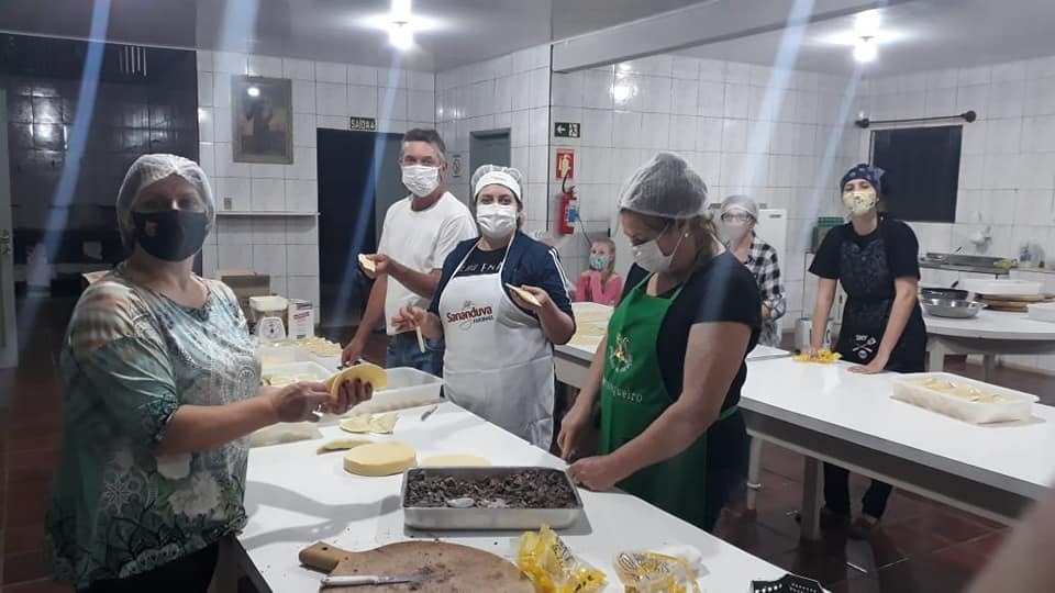 Ir para  <p><big>Na sexta-feira, 3 de setembro de 2021, o Lions Clube de Viadutos realizou a Primeira Pastelada Beneficente. A a&ccedil;&atilde;o tem como objetivo ajudar os alunos carentes do munic&iacute;pio de...