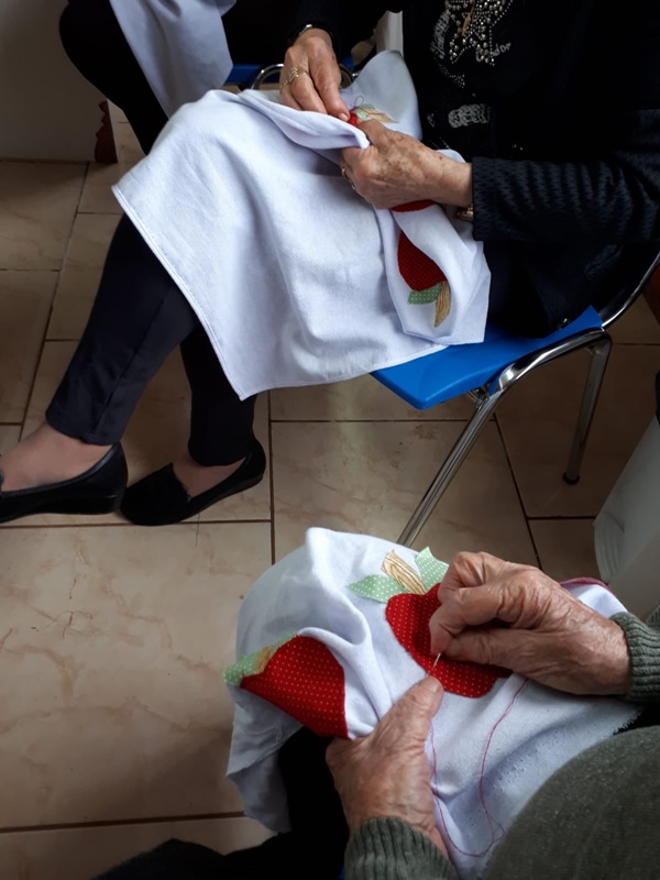 Ir para  <p><big><span dir="auto">Segundo a Coordenadora de Servi&ccedil;os de Atendimento ao Idoso, Ivanete Dalmuth, s&atilde;o 21 pessoas por tarde e a idade a partir de 60 anos....