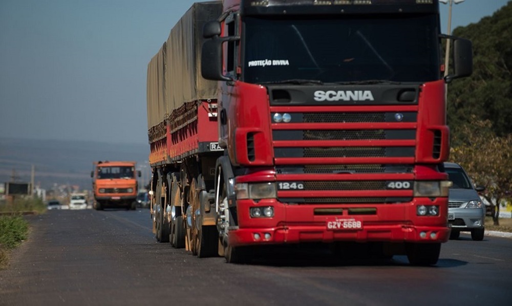 Ir para  <p><big>A partir desta sexta-feira, todos os condutores do pa&iacute;s com carteira nacional de habilita&ccedil;&atilde;o (CNH) nas categorias C, D ou E, que incluem motoristas de caminh&atilde;o, &ocirc;nibus e...
