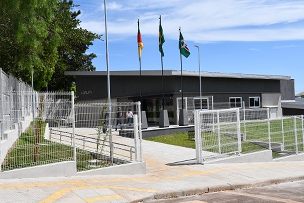 Ir para  <p><big>"Nas depend&ecirc;ncias deste pr&eacute;dio ser&aacute; praticado o exerc&iacute;cio salutar da harmonia e do bom relacionamento institucional entre os Poderes, sempre na busca dos melhores...