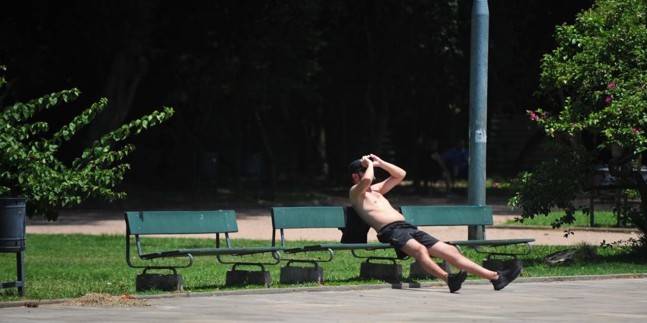 Ir para  <p><big>A onda de calor ingressa nesta segunda-feira no seu 13&ordm; dia, em mais uma jornada de temperatura muito alta e enorme abafamento.<strong> </strong>O sol aparece com nuvens na maior parte do Estado, mas no...