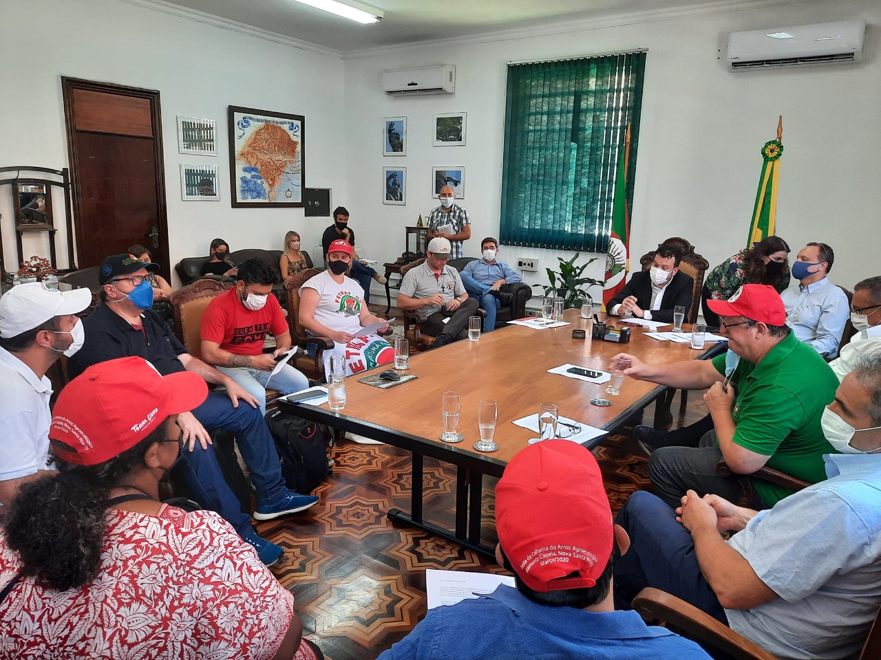 Ir para  <p><big>O momento &eacute; cr&iacute;tico para a agricultura familiar, a falta de chuvas prejudicou as lavouras, a alimenta&ccedil;&atilde;o dos animais e a produ&ccedil;&atilde;o de leite. S&atilde;o...