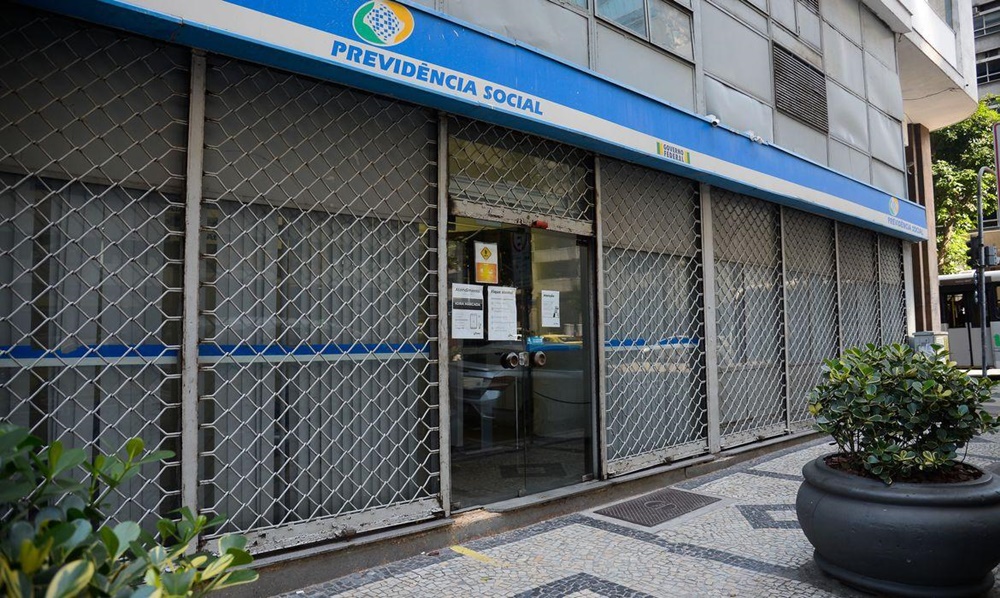 Ir para  <p><big>O Instituto Nacional do Seguro Social (INSS) retoma hoje (14) o servi&ccedil;o de agendamento presencial nas ag&ecirc;ncias de todo o pa&iacute;s. A modalidade , que permite marcar um hor&aacute;rio para ser...