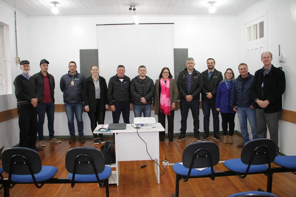 Ir para  <p><big>Prefeitura municipal de Viadutos, atrav&eacute;s da secretaria municipal de agricultura inaugurou nesta quarta dia 13 o Audit&oacute;rio da secretaria de agricultura, espa&ccedil;o dedicado exclusivamente para...