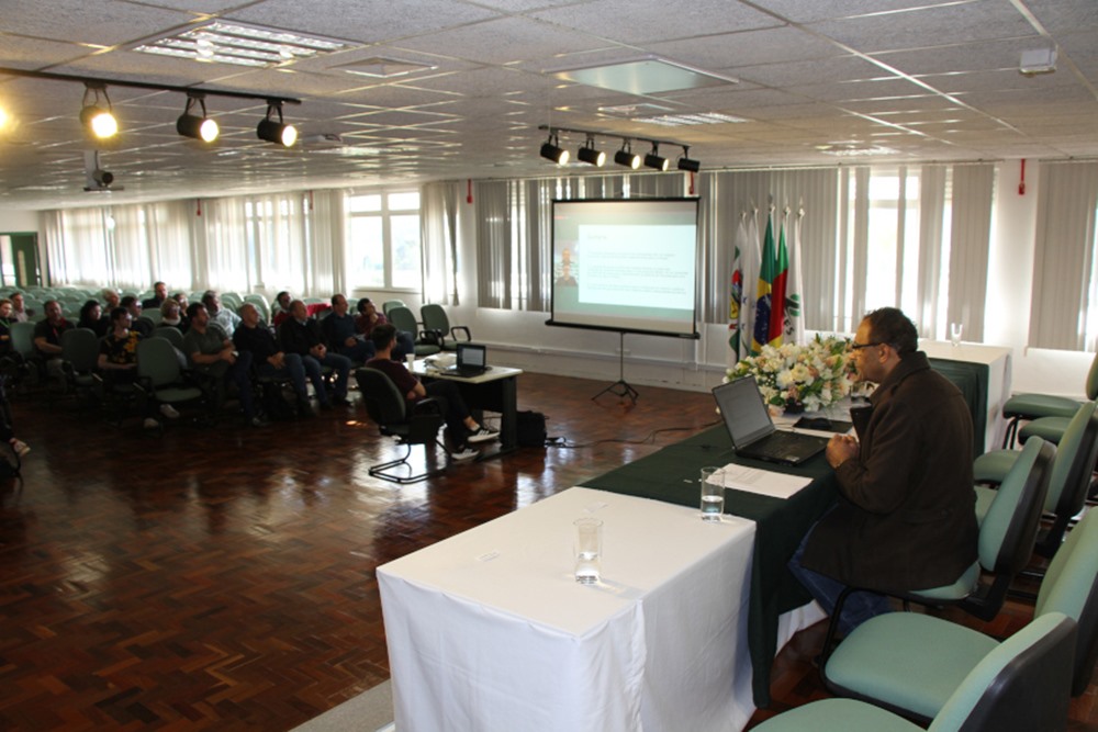 Ir para  <p><big>&nbsp;A Universidade Federal da Fronteira Sul (UFFS) Campus Erechim realizou, na tarde de quarta-feira (20), o ato de lan&ccedil;amento do Observat&oacute;rio Regional de Economia, Energia e Meio Ambiente. A...