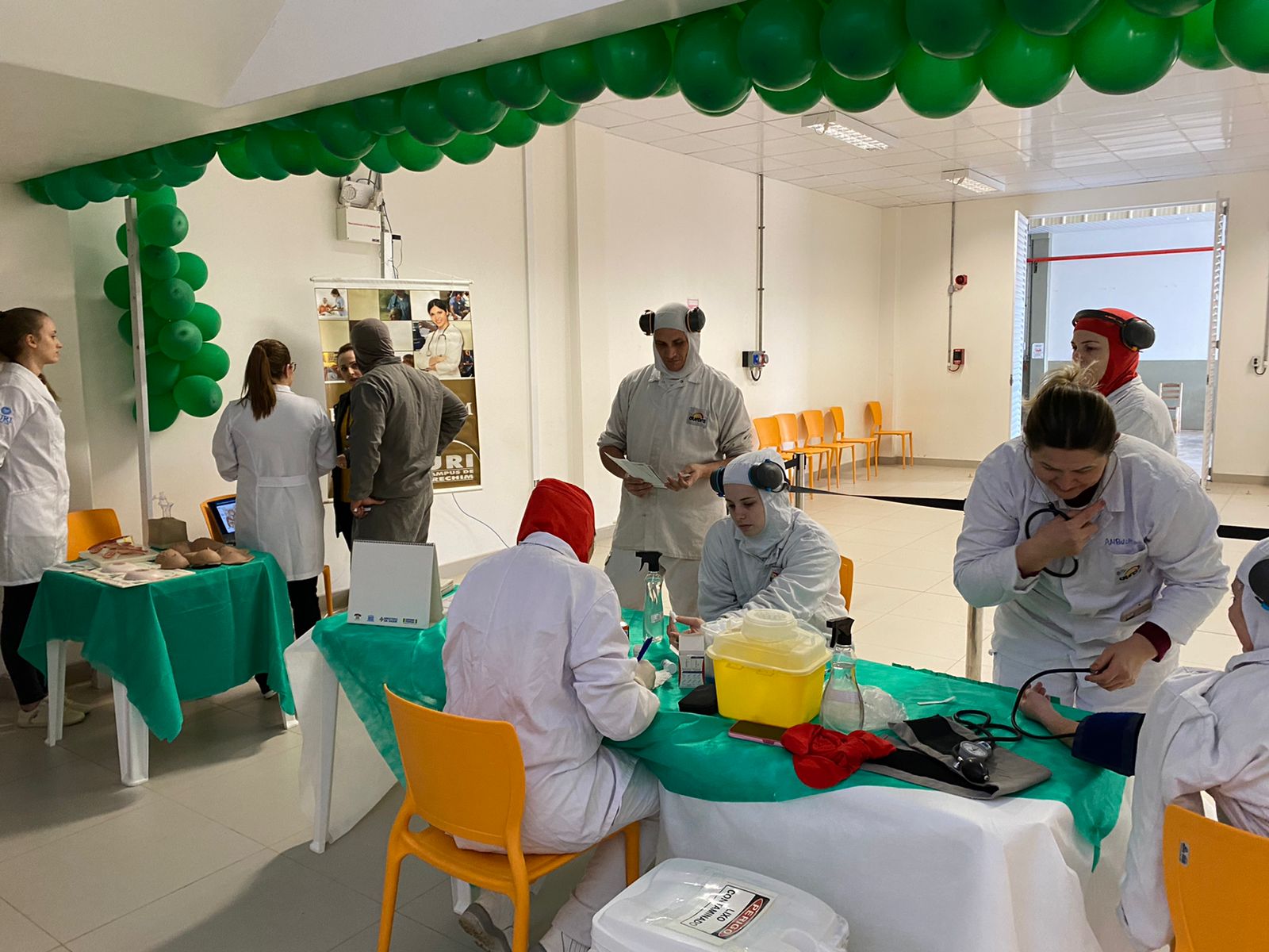Ir para  <p><big>O Curso de Enfermagem da URI promoveu atividades educativas em comemora&ccedil;&atilde;o ao Dia Nacional da Sa&uacute;de com os funcion&aacute;rios da unidade de su&iacute;nos da Aurora de Erechim. A...
