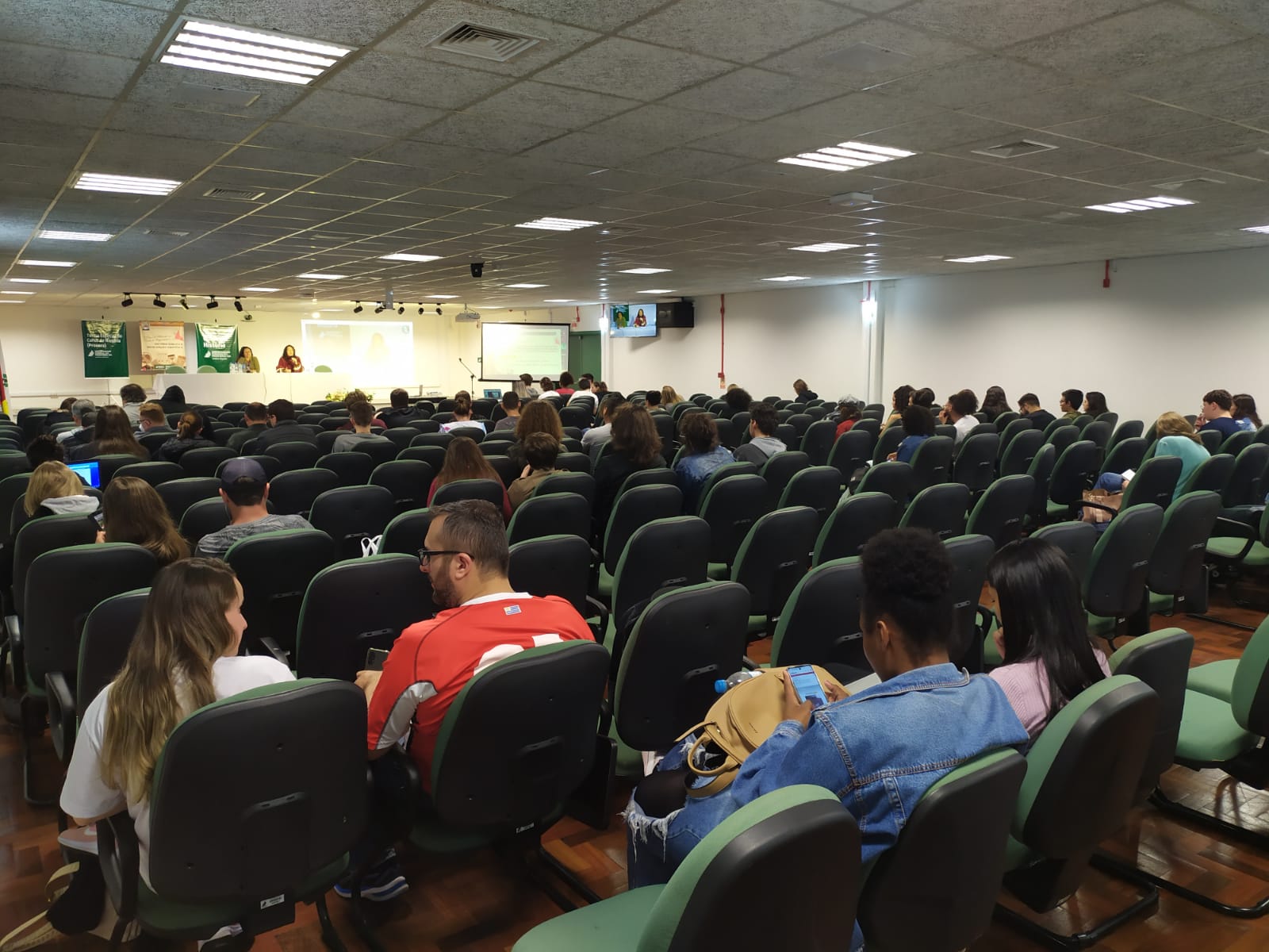 Ir para  <p><big>O curso de Licenciatura em Hist&oacute;ria da Universidade Federal da Fronteira Sul (UFFS) Campus Erechim realizou, entre 3 e 7 de outubro, a 10&ordf; edi&ccedil;&atilde;o da Semana Acad&ecirc;mica. Neste...