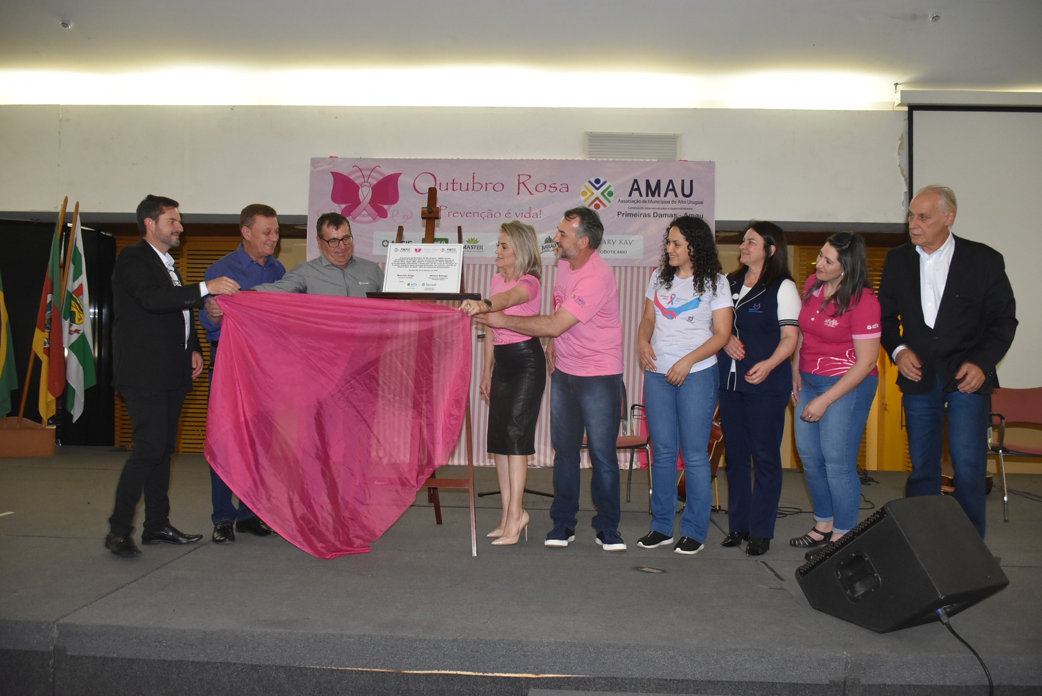 Ir para  <p>Mais de 300 mulheres dos 32 munic&iacute;pios da regi&atilde;o Alto Uruguai participaram, nesta quarta-feira, 26, no P&oacute;lo de Cultura, do evento Outubro Rosa &ndash; Preven&ccedil;&atilde;o &agrave;...