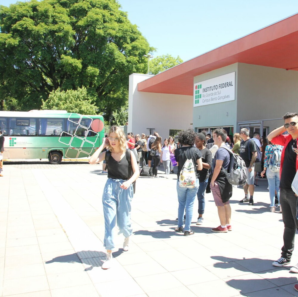 Ir para  <p><big>O Sal&atilde;o de Pesquisa, Extens&atilde;o e Ensino chega &agrave; s&eacute;tima edi&ccedil;&atilde;o nos dias 3, 4 e 5 de novembro de 2022 e volta a ser realizado de forma presencial,...